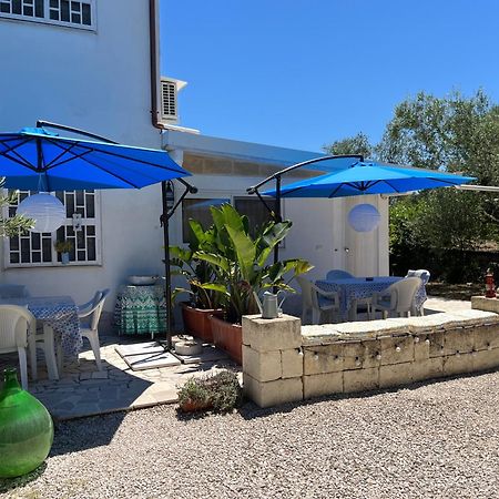 B&B Villa Mediterranee Con Parking Space Трані Екстер'єр фото