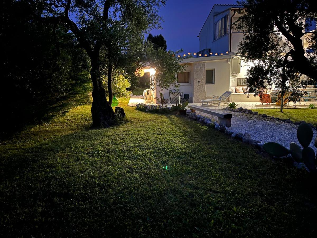 B&B Villa Mediterranee Con Parking Space Трані Екстер'єр фото