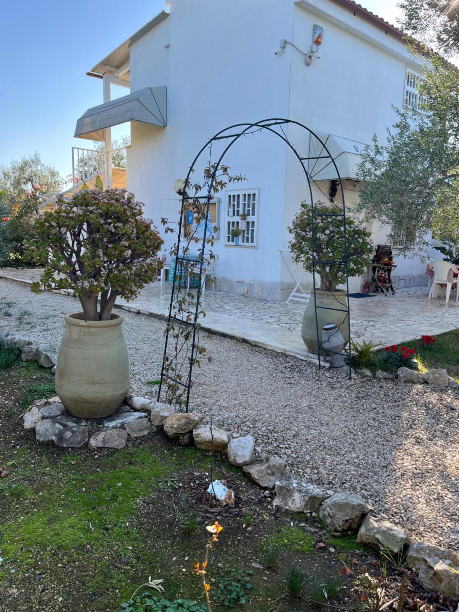 B&B Villa Mediterranee Con Parking Space Трані Екстер'єр фото